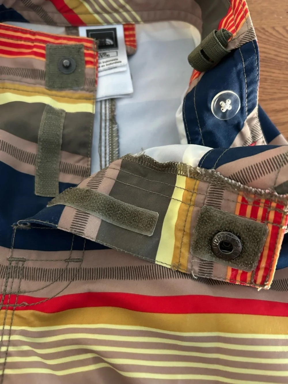 The North Face Board Shorts Tan Multi Stripes Size 14 / 16 Boys